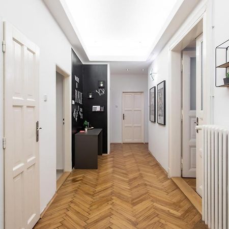 Spacious Apartments Near The River Prague Extérieur photo