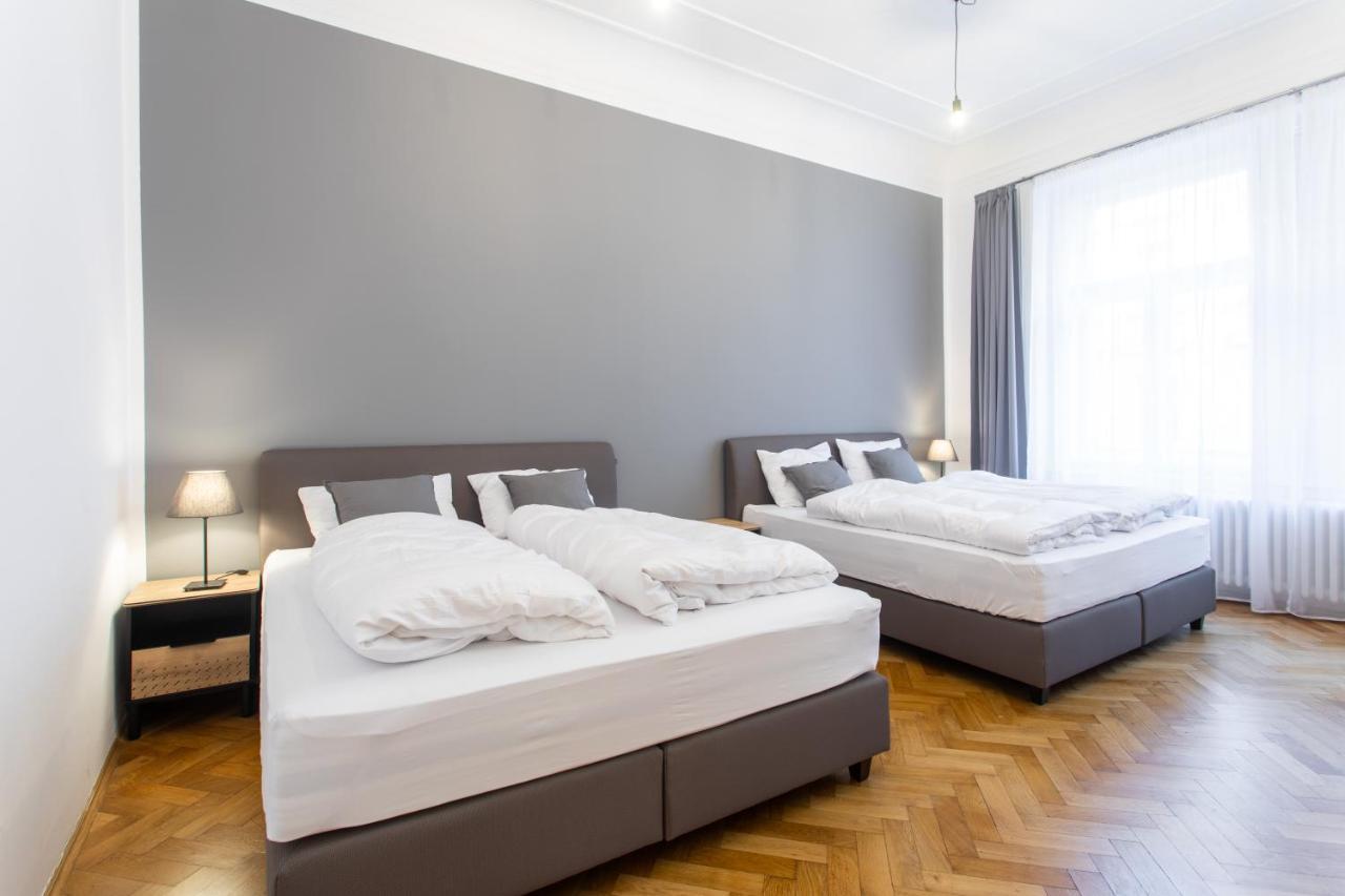 Spacious Apartments Near The River Prague Extérieur photo