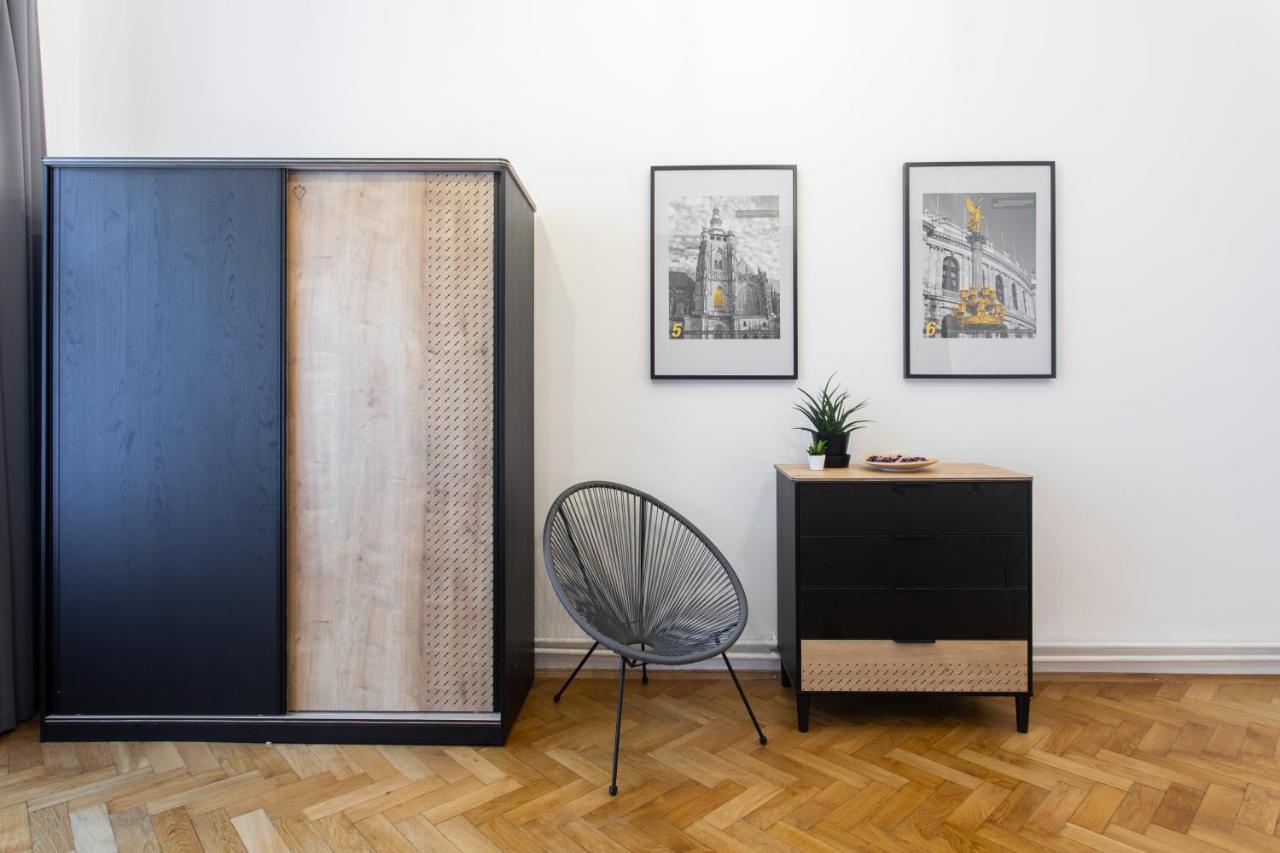 Spacious Apartments Near The River Prague Extérieur photo