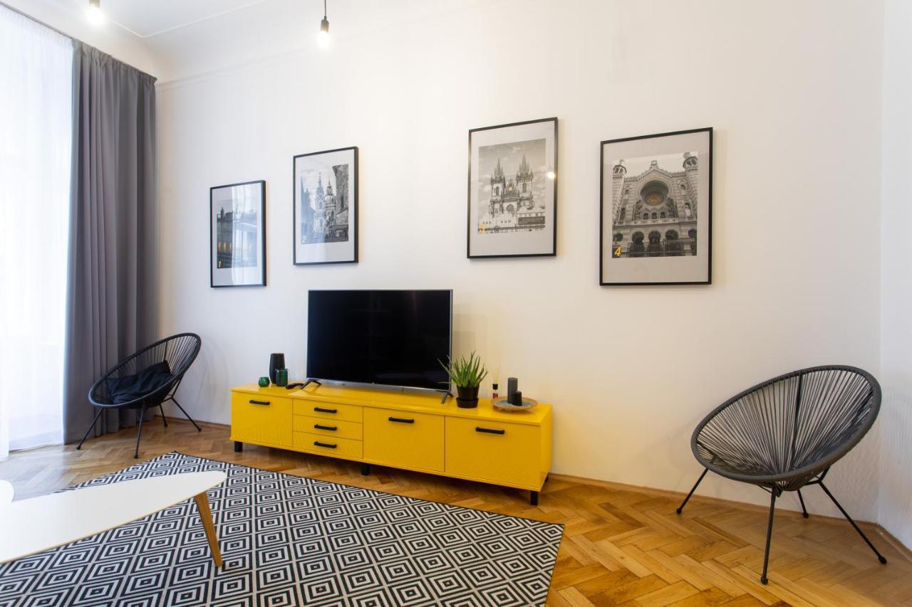 Spacious Apartments Near The River Prague Extérieur photo