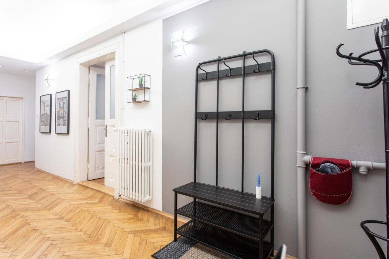 Spacious Apartments Near The River Prague Extérieur photo