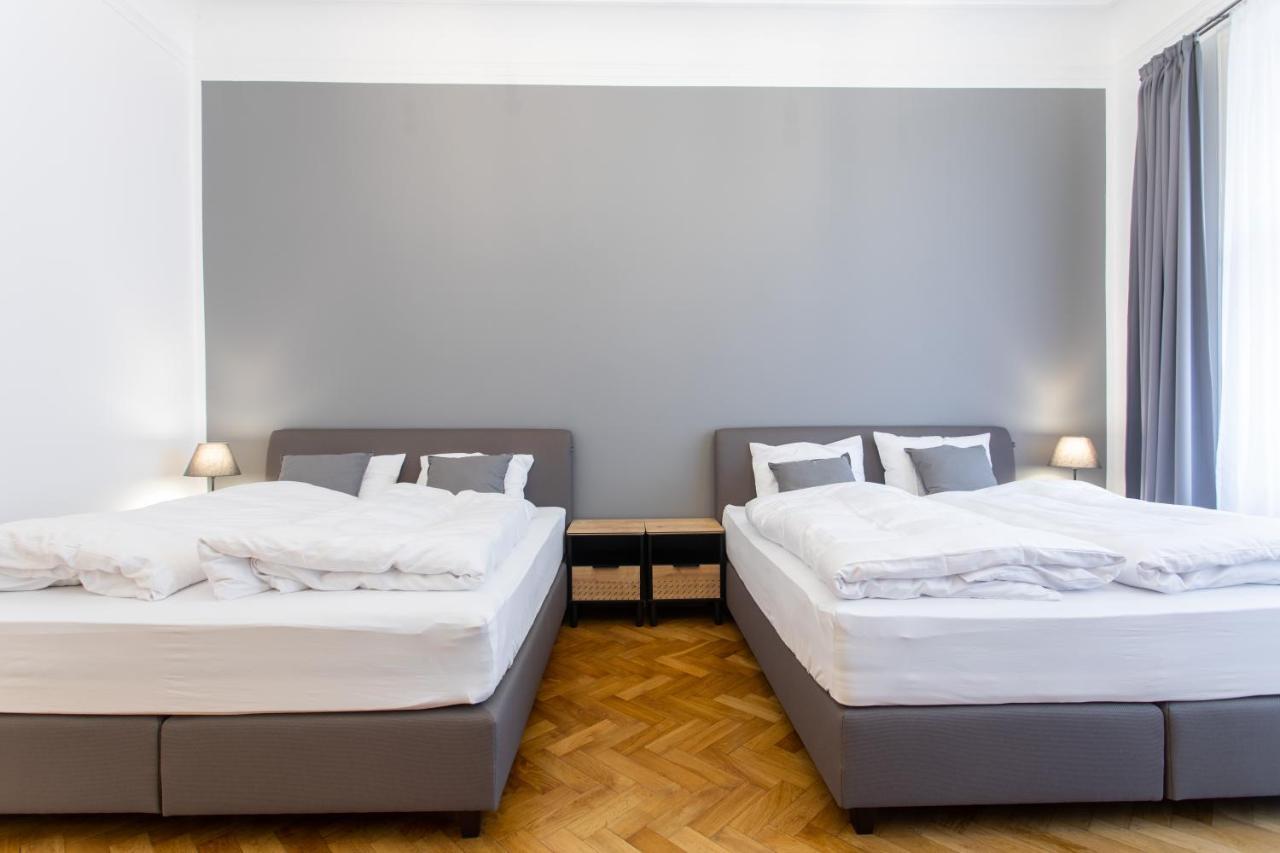 Spacious Apartments Near The River Prague Extérieur photo