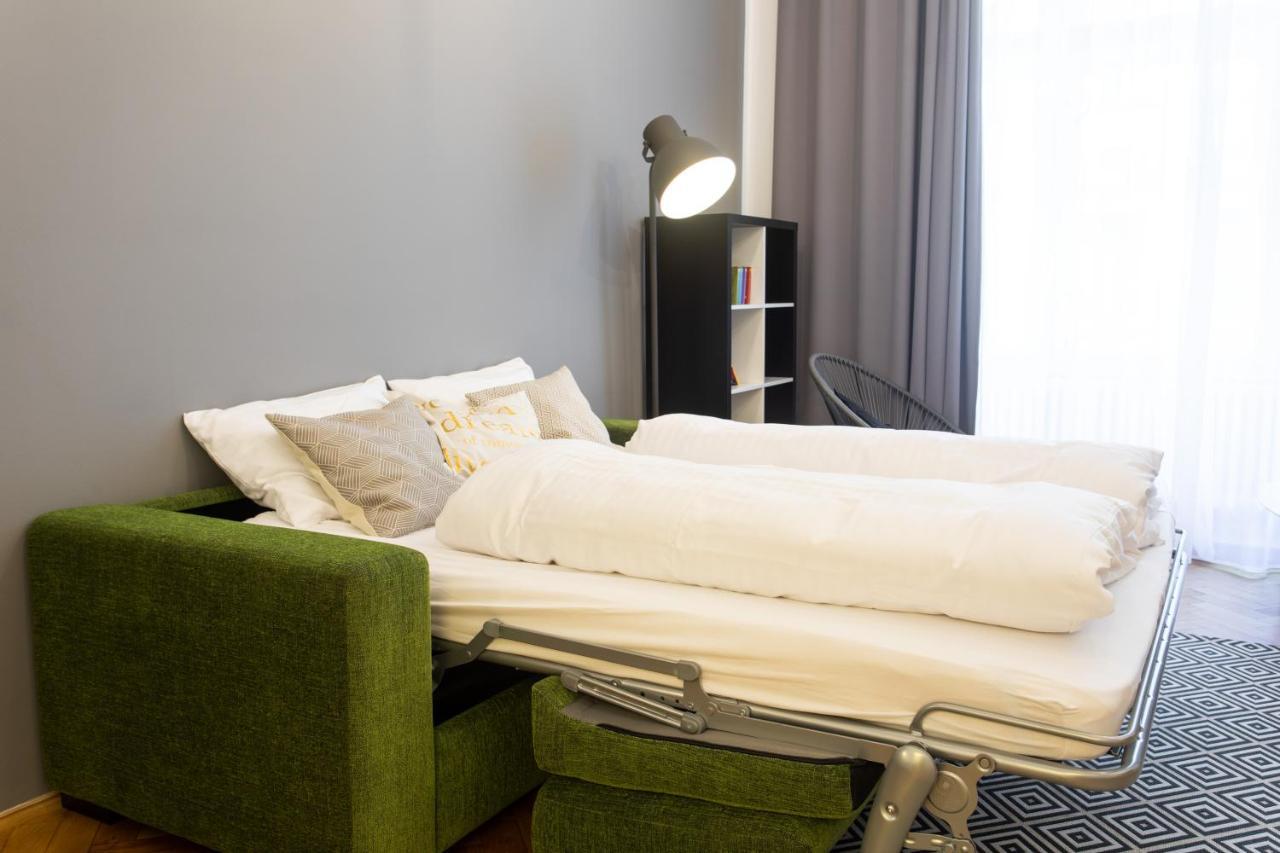 Spacious Apartments Near The River Prague Extérieur photo