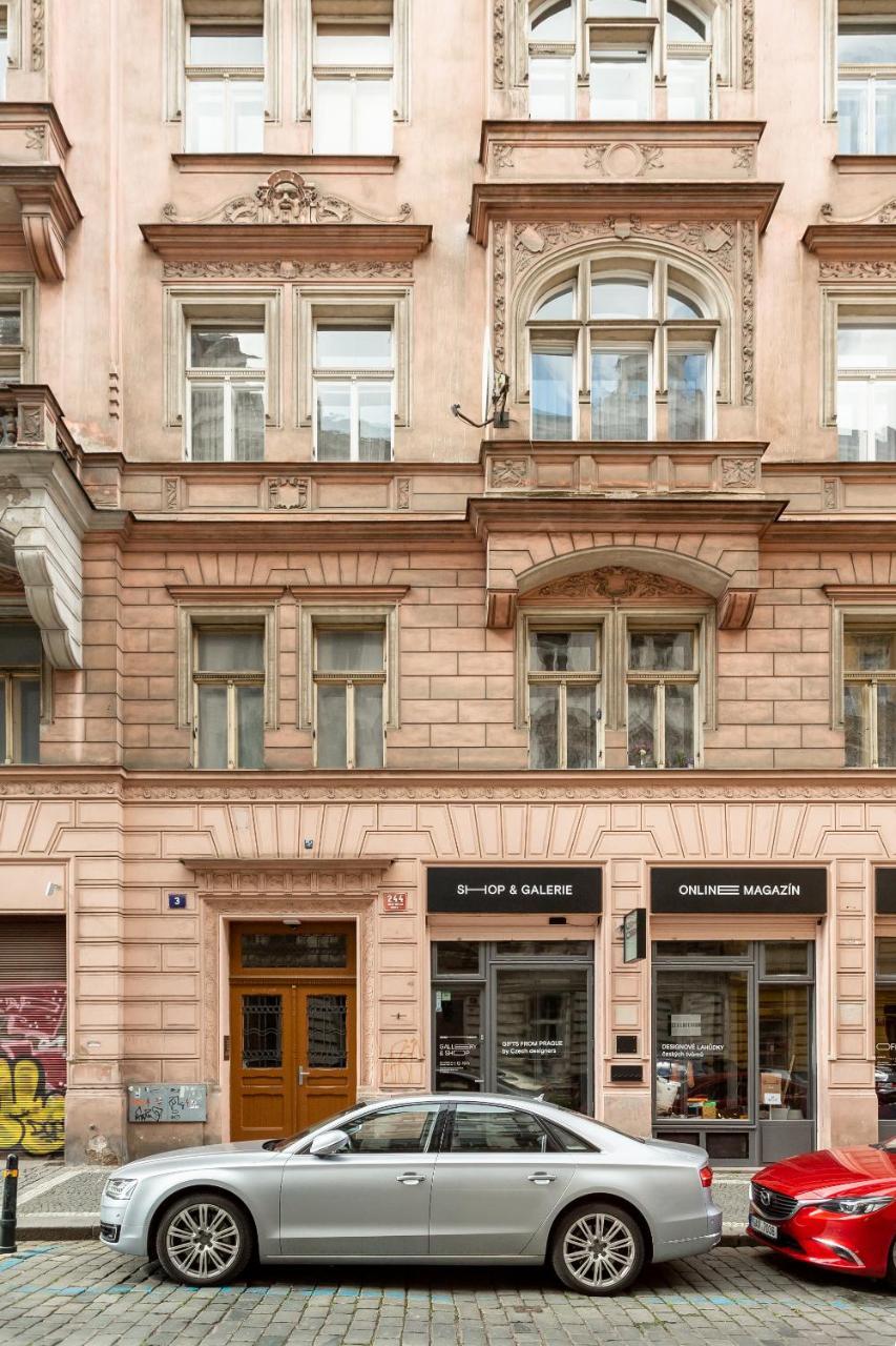 Spacious Apartments Near The River Prague Extérieur photo
